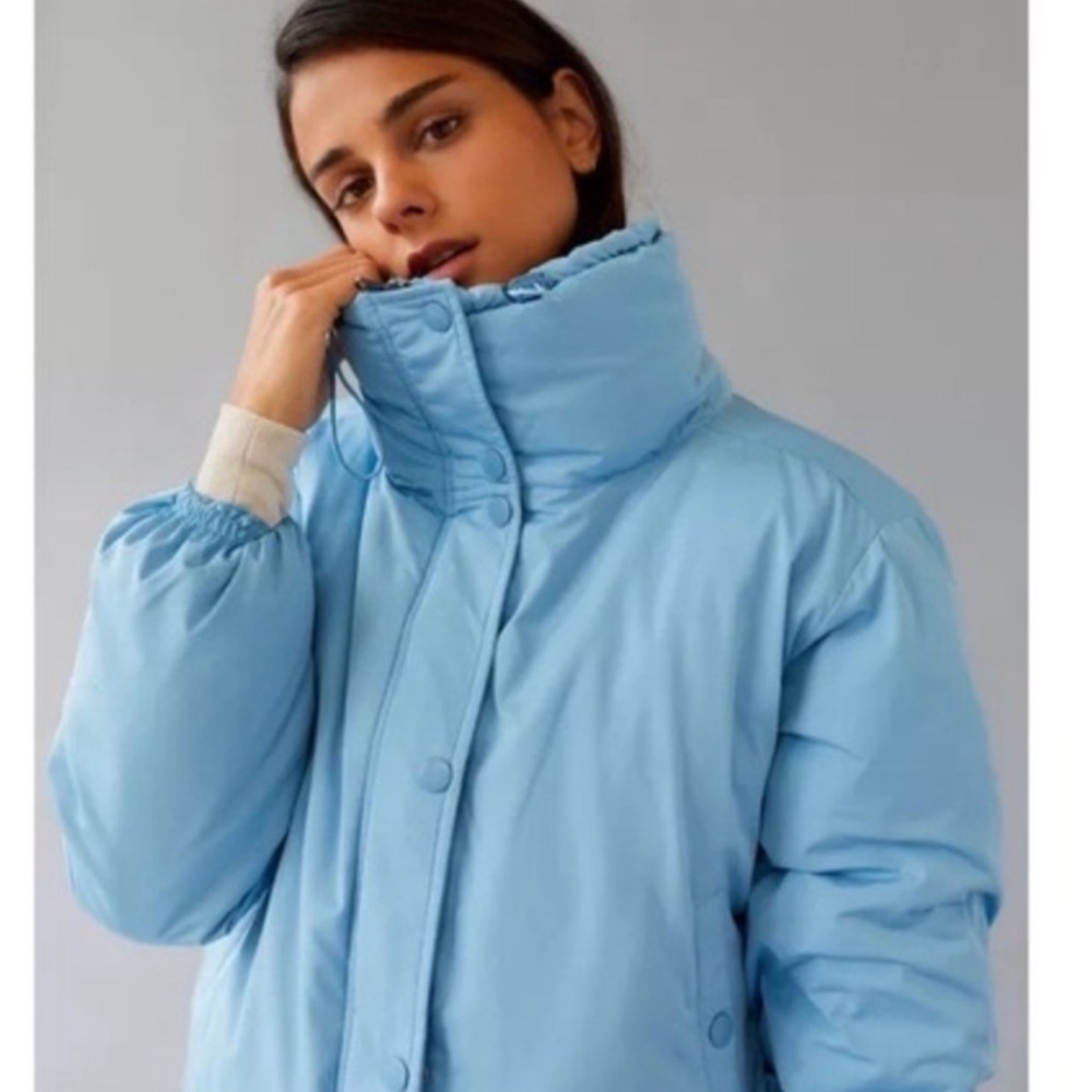 BDG Light Blue Puffer. EUC